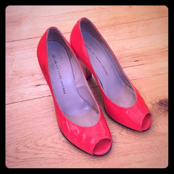 Marc by Marc Jacobs Orange-Red Patent Heels - Picture 1 of 8